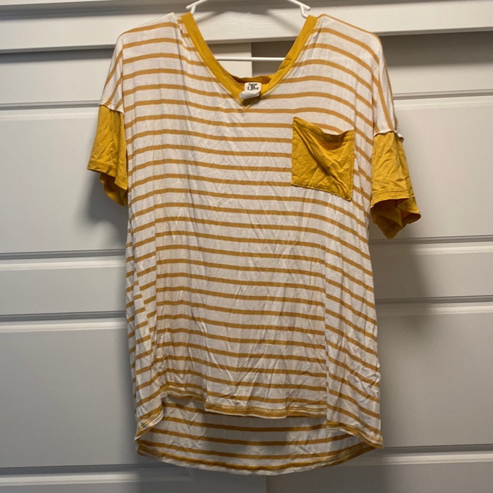 Cute stripped top!